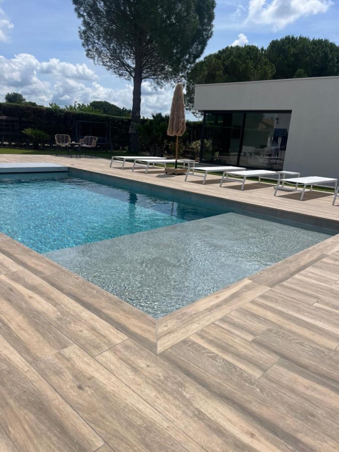 Magnifique Studio Avec Piscine Arles Exterior photo